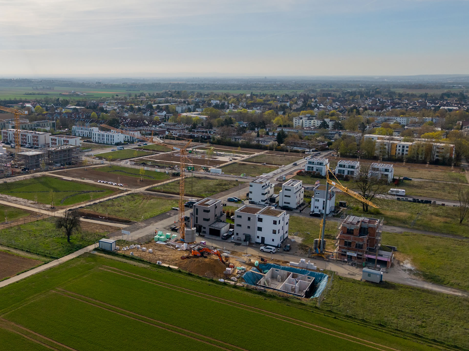 Blick auf die Baustelle und Wiesbaden Bierstadt